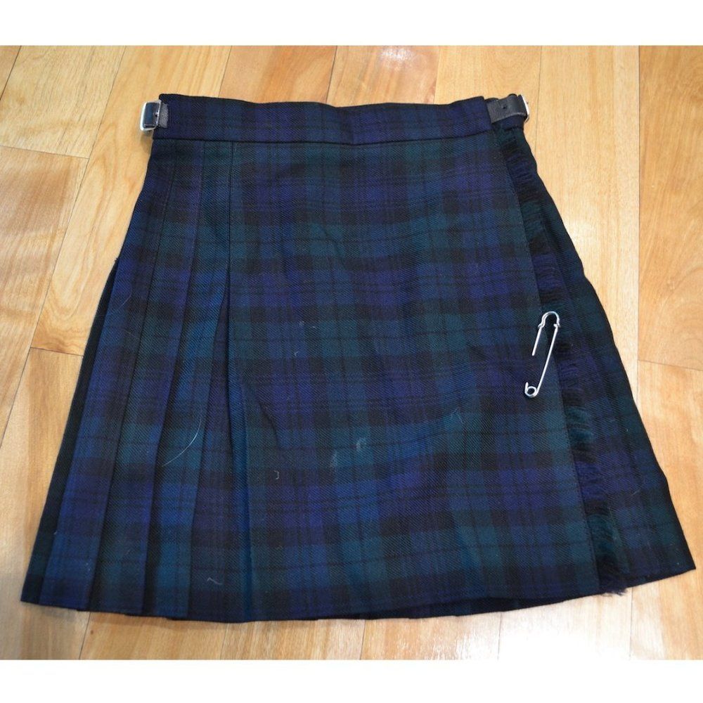 Laura Ashley Girls (6-7) Blue Plaid Pleated Skirt with Safety Pin